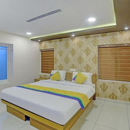 Treebo Trip Majestic Inn Thampanoor Thiruvananthapuram Εξωτερικό φωτογραφία