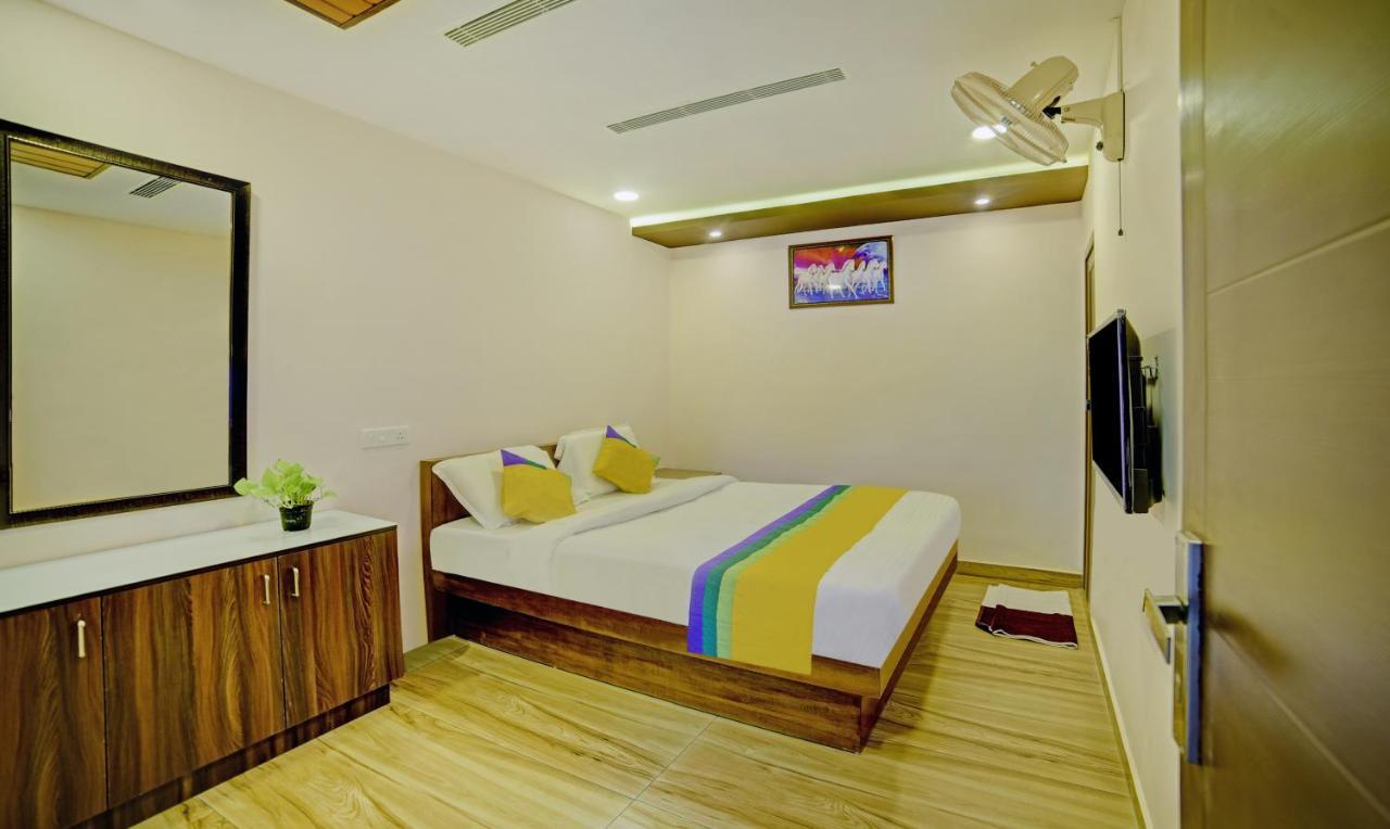 Treebo Trip Majestic Inn Thampanoor Thiruvananthapuram Εξωτερικό φωτογραφία