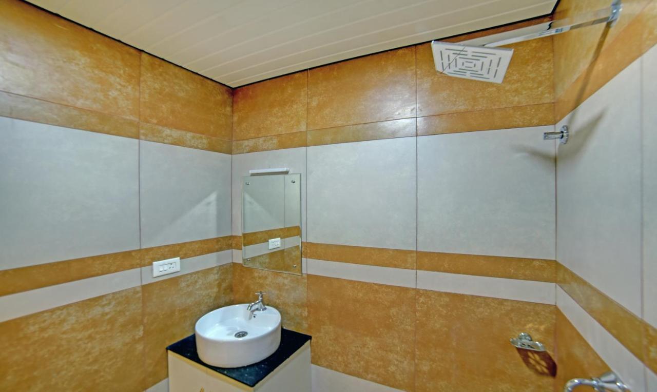 Treebo Trip Majestic Inn Thampanoor Thiruvananthapuram Εξωτερικό φωτογραφία