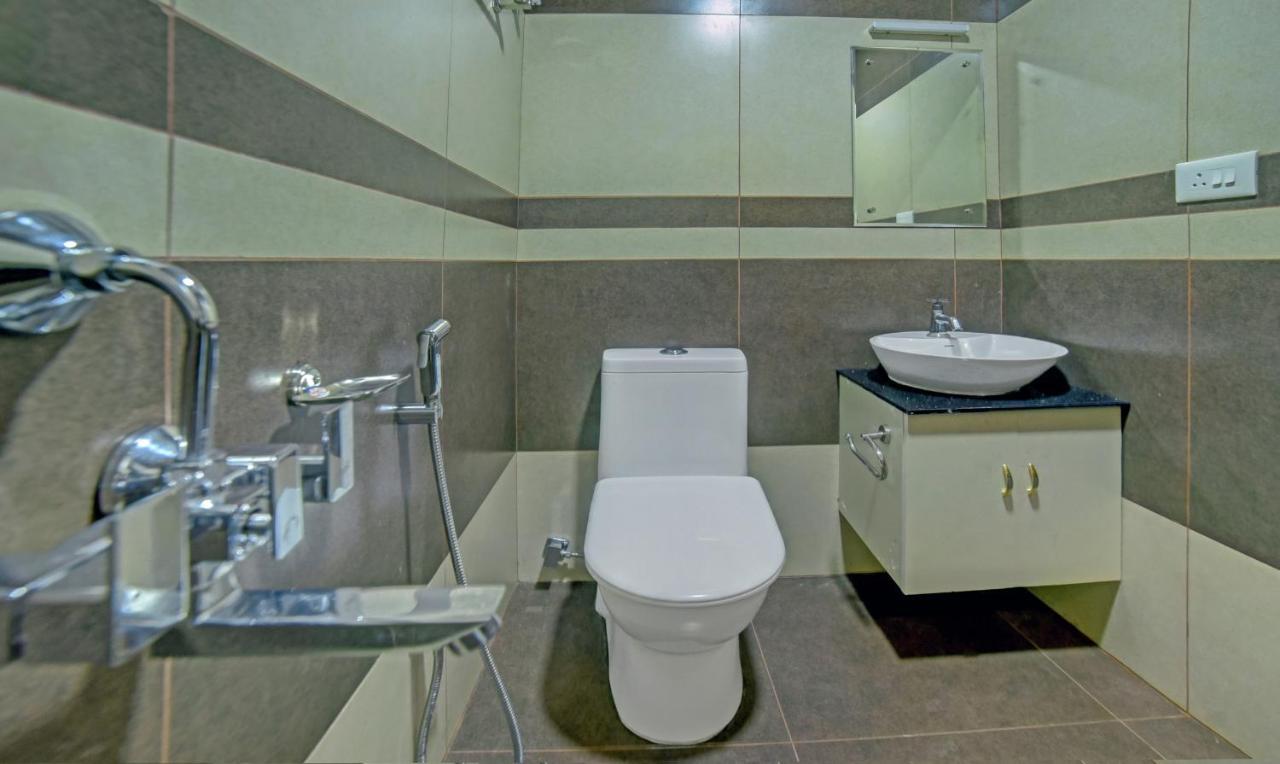 Treebo Trip Majestic Inn Thampanoor Thiruvananthapuram Εξωτερικό φωτογραφία