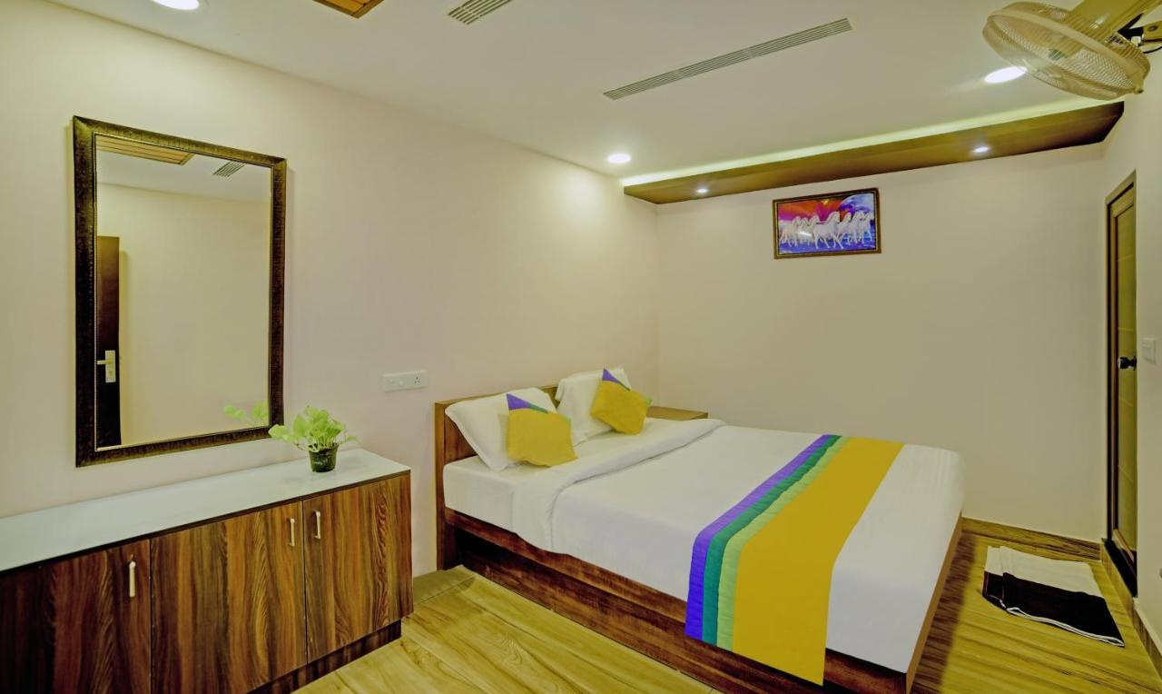 Treebo Trip Majestic Inn Thampanoor Thiruvananthapuram Εξωτερικό φωτογραφία